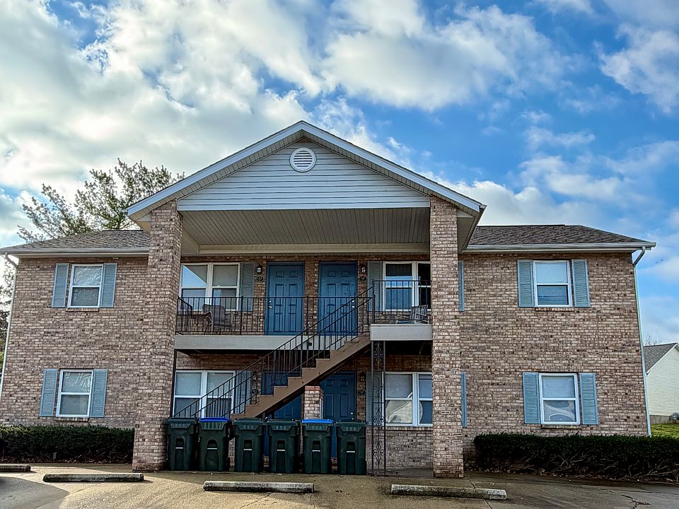 1st image of 121 Clearwater Ct