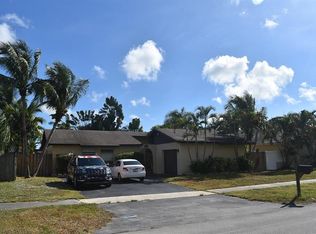300 NW 40th Ter, Deerfield Beach, FL 33442