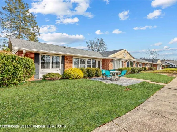 353A Dorchester Drive, Lakewood, NJ 08701