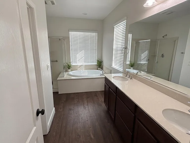 1826 Rosemary Dr — Photo 14