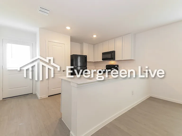 2056 Sulky Ln — Photo 8