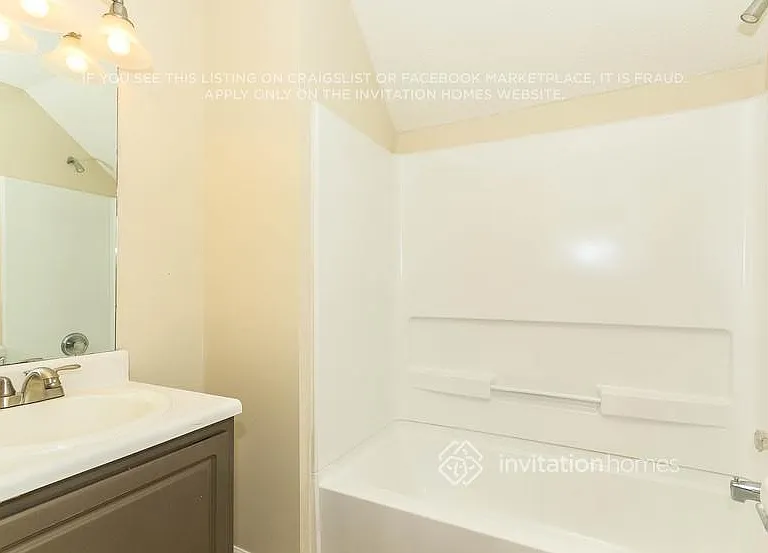 1131 Collyns Ct — Photo 14