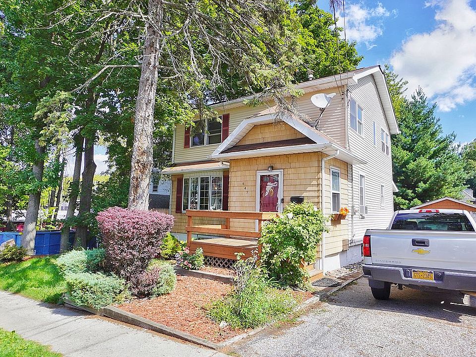 1st image of 547 Metropolitan Ave