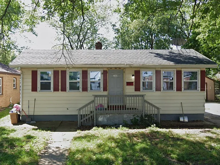 2804 Kenmore Ave — Photo 1