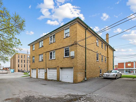 4th image of 3867 Bathurst St