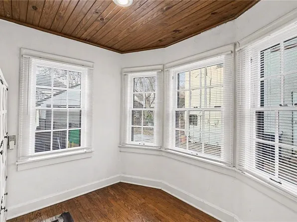 419 W 70th Ter, Kansas City, MO 64113