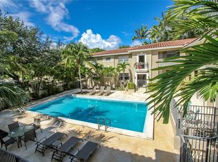 125 Edgewater Dr APT 15, Coral Gables, FL 33133