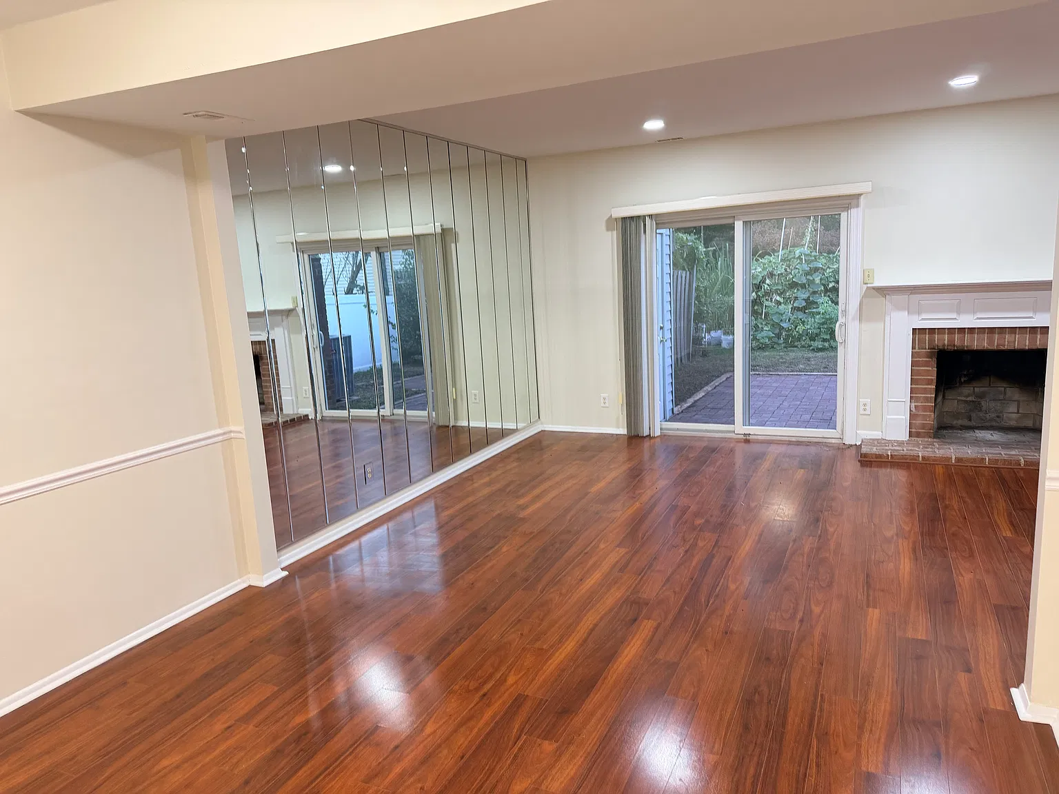 2 bed, 2.5 bath, 1598 sqft, $2,680 — Photo 2