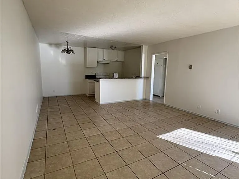 5505 Ackerfield Ave in Long Beach — Photo 8