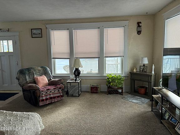 5th image of 214 Corwin St