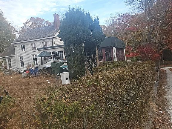 2nd image of 105 N Ferry Rd