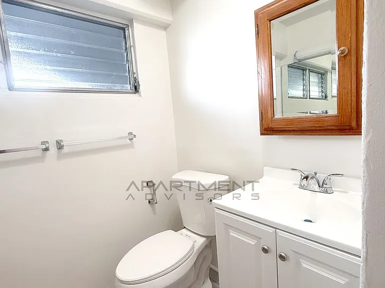 909 University Ave #111 — Photo 10