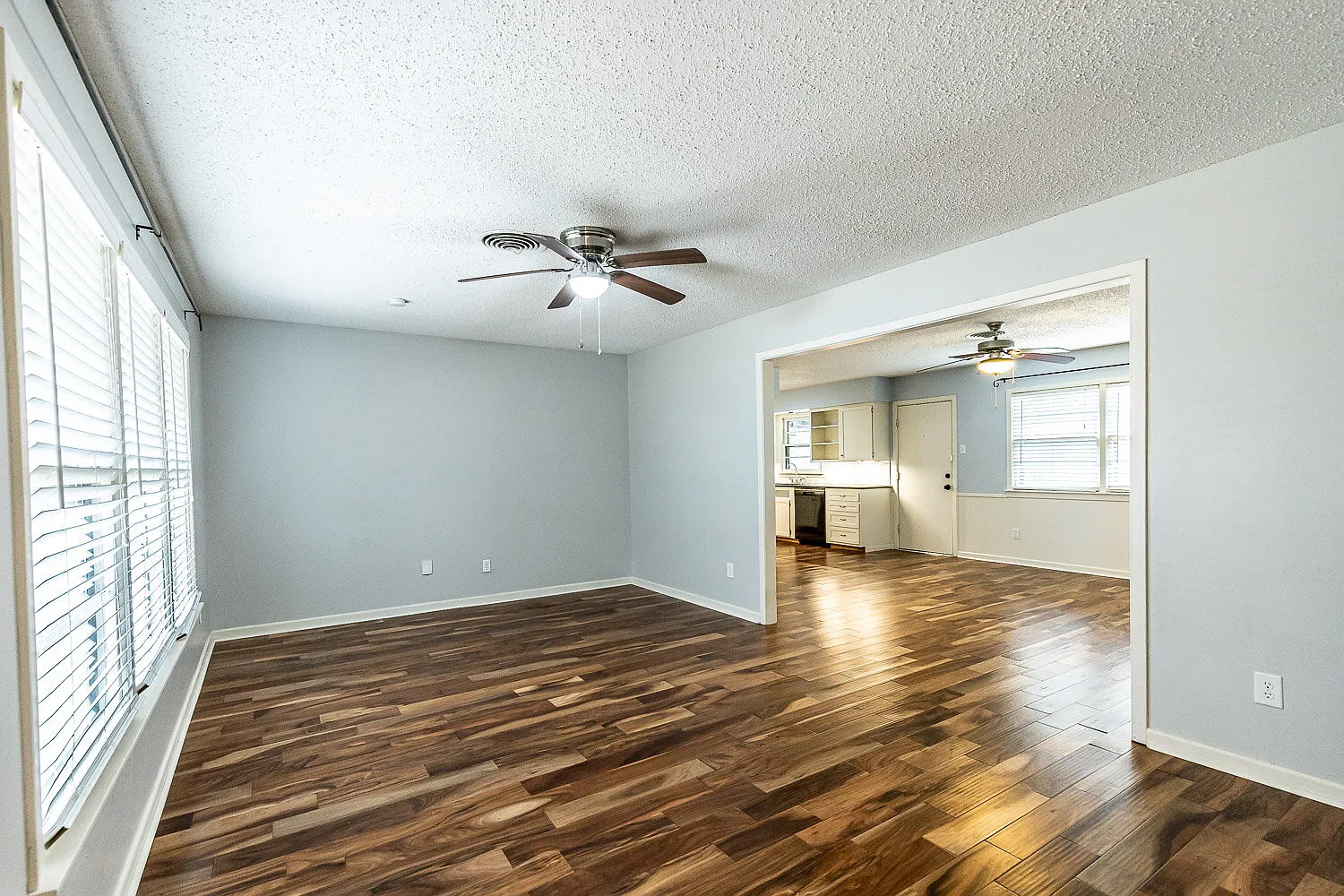 3 bed, 2.0 bath, 1576 sqft, $1,550 — Photo 3