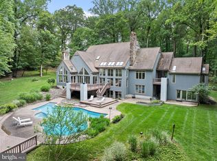 6 Hunt Club Ln, Malvern, PA 19355