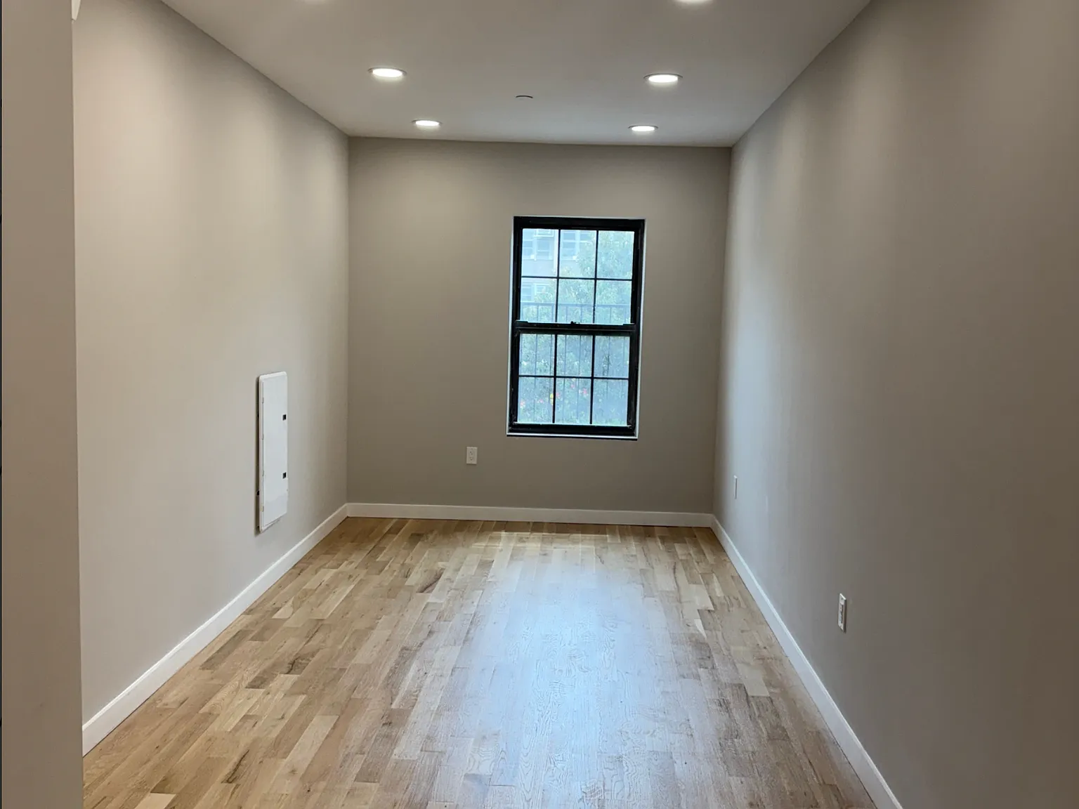 Studio, 400 sqft, $2,200 — Photo 3