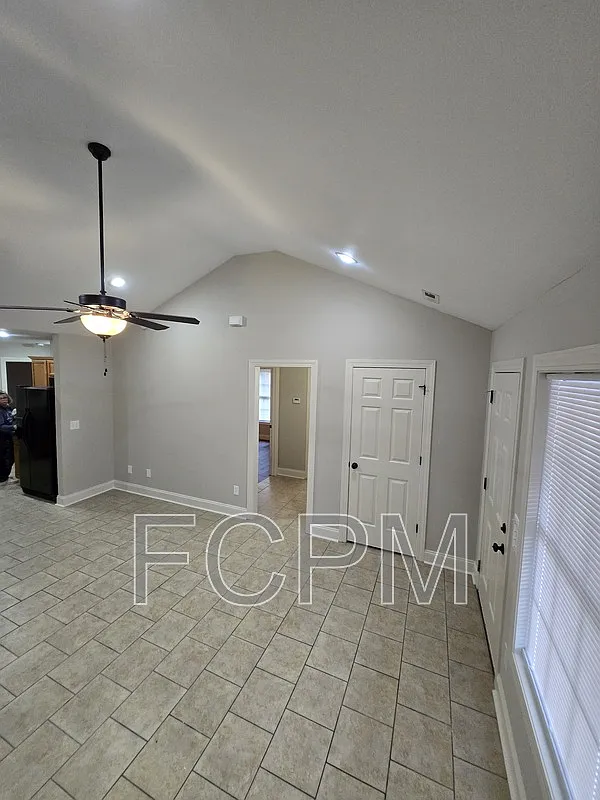3 bed, 2.0 bath, 1100 sqft, $1,295 — Photo 4