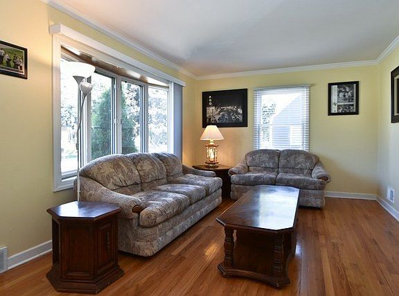 3rd image of 5425 W Kimball Pl