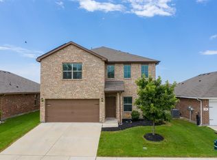 644 Creekview Dr, Azle, TX 76020