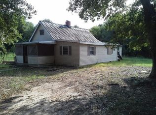 1335 Dickson Rd, Campobello, SC 29322