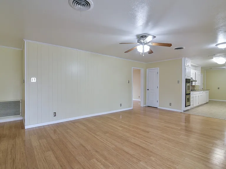 7233 Overhill Rd — Photo 12