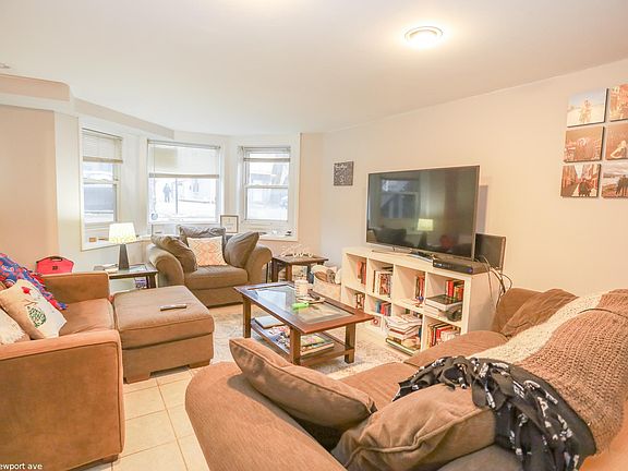 2nd image of 1110 W Newport Ave #327