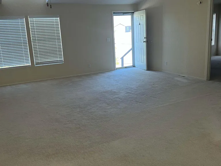 1421 E Gamebird Rd — Photo 12