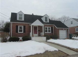 102 Michael Rd, Hamden, CT 06514