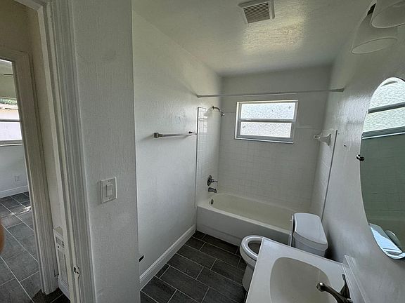 2nd image of 4421 N Clark Ave APT A
