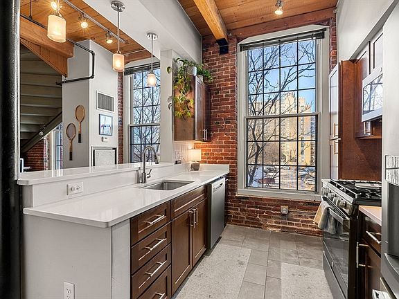 5th image of 130 John St Unit 350