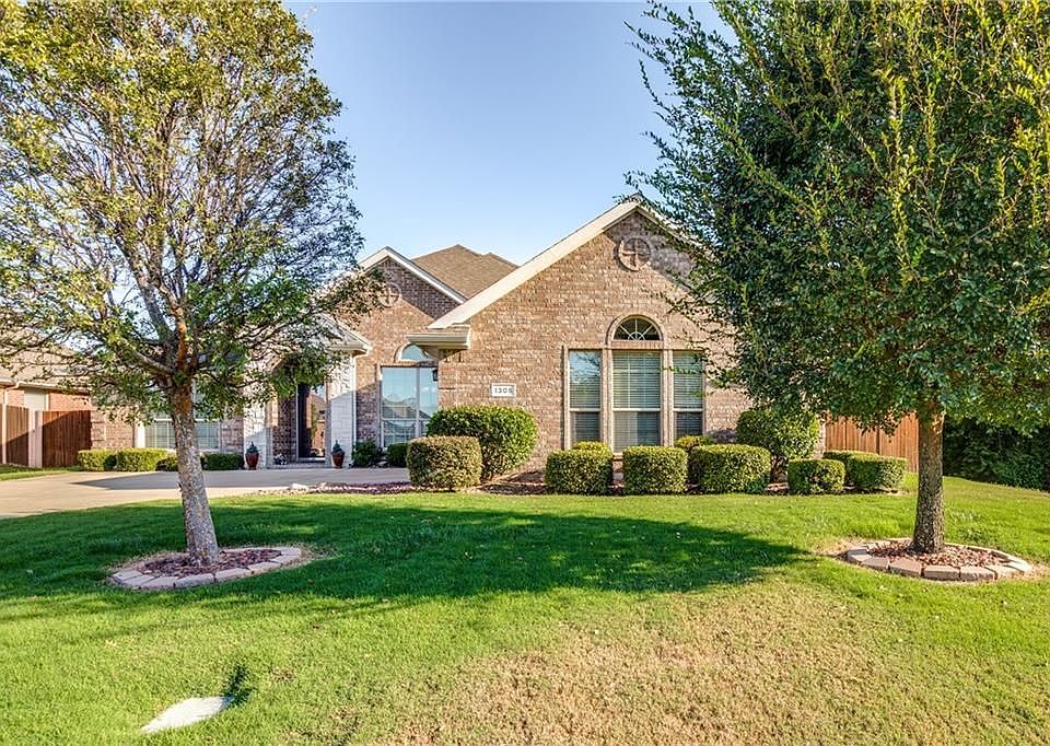 1st image of 1305 Edinburgh Cir