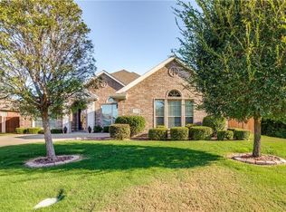 1305 Edinburgh Cir, Glenn Heights, TX 75154