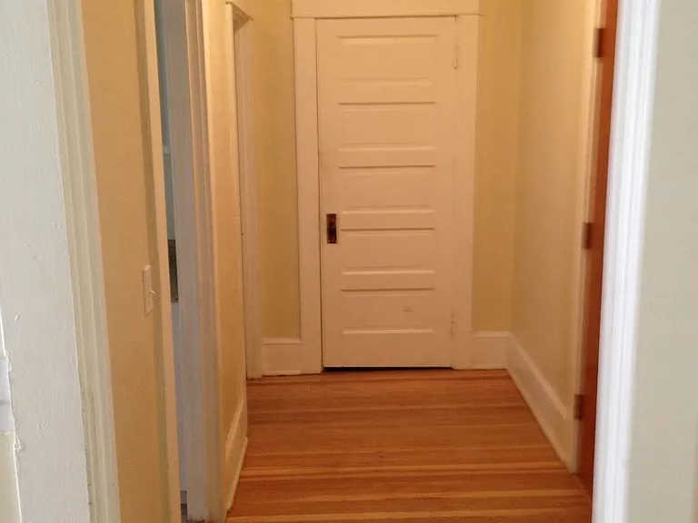 Del Roy Apartments — Photo 14
