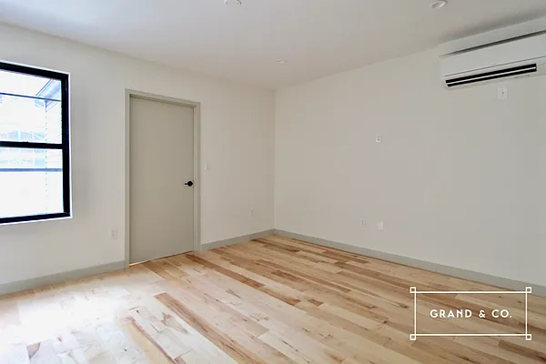 Rented by Grand & Co. | media 21