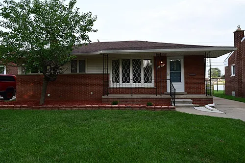 2459 Medford St Photo 1