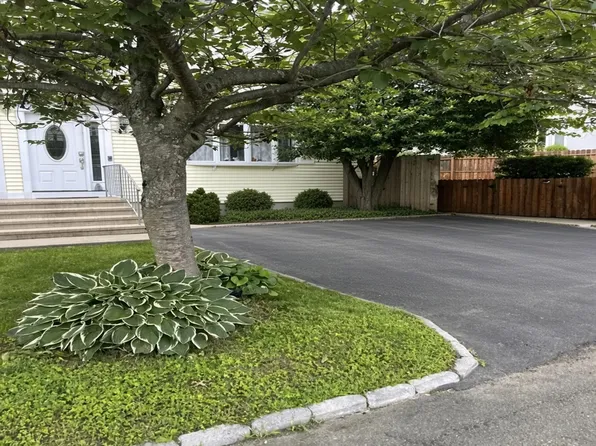 1 Dale Dr, Greenwich, CT 06831