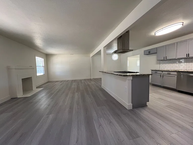 2504 Eastern Ave — Photo 3
