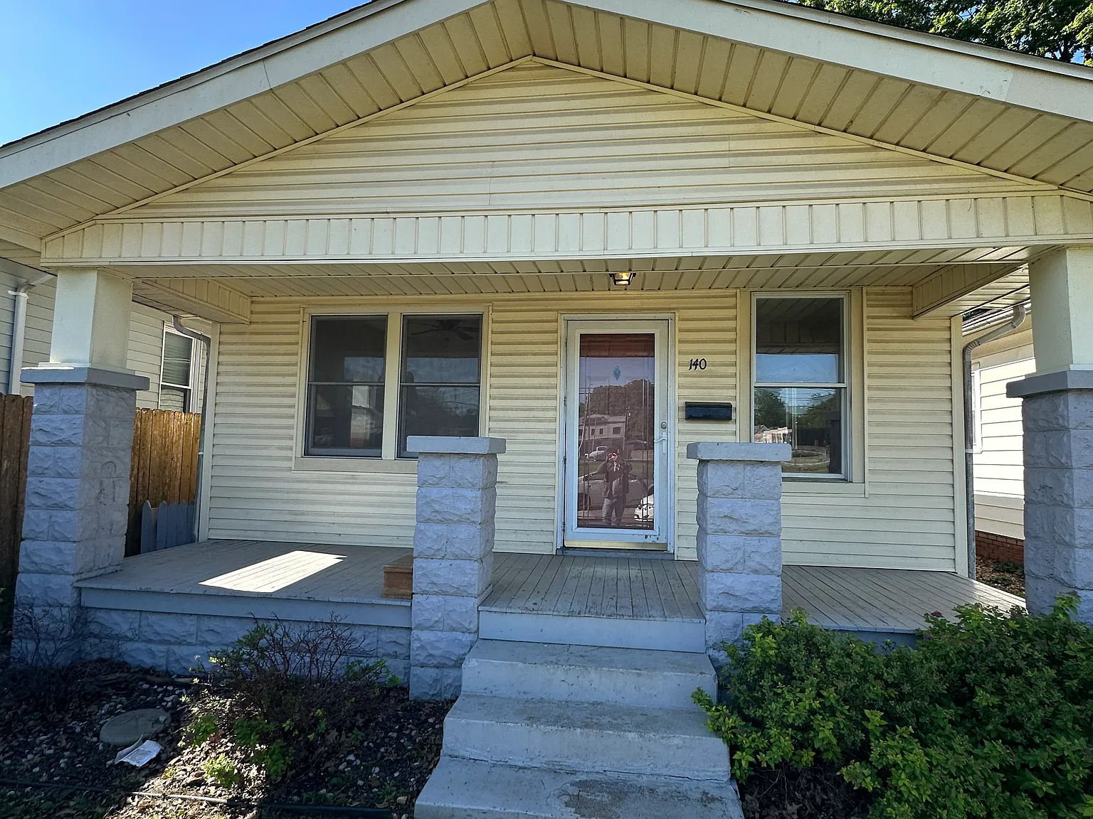 3 bed, 1976 sqft, $1,400 — Photo 1