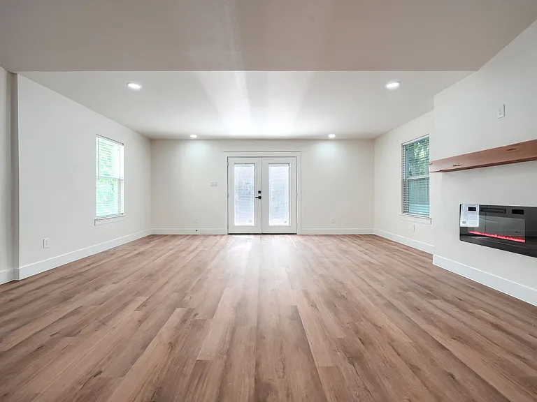 7009 Moss Rose Ct — Photo 14