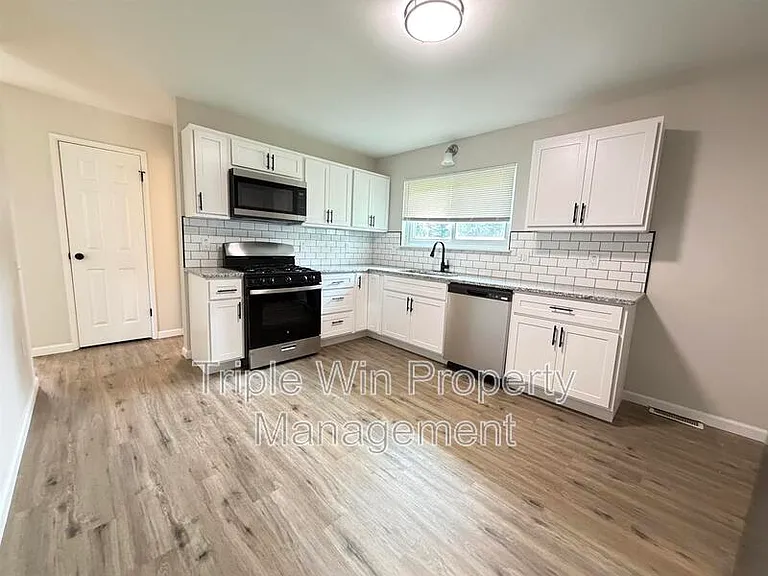 1315 Bobolink Dr — Photo 24