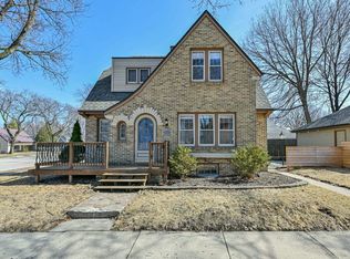 6931 W Bluemound Rd, Wauwatosa, WI 53213