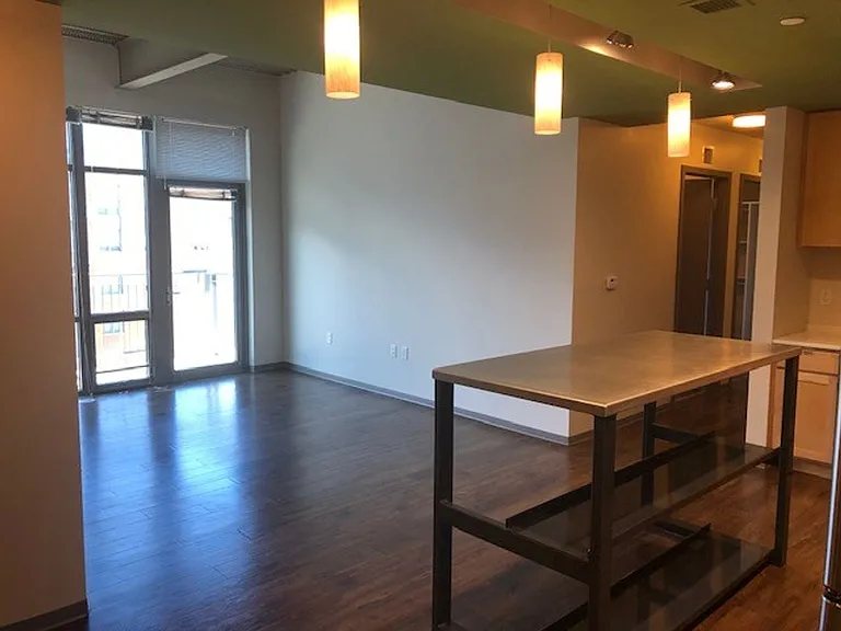 601 R St — Photo 33