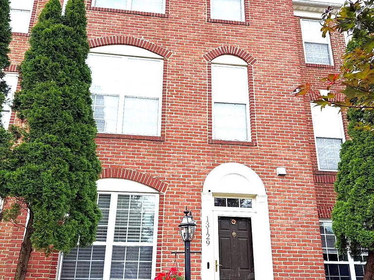13129 Park Crescent Cir — Photo 2
