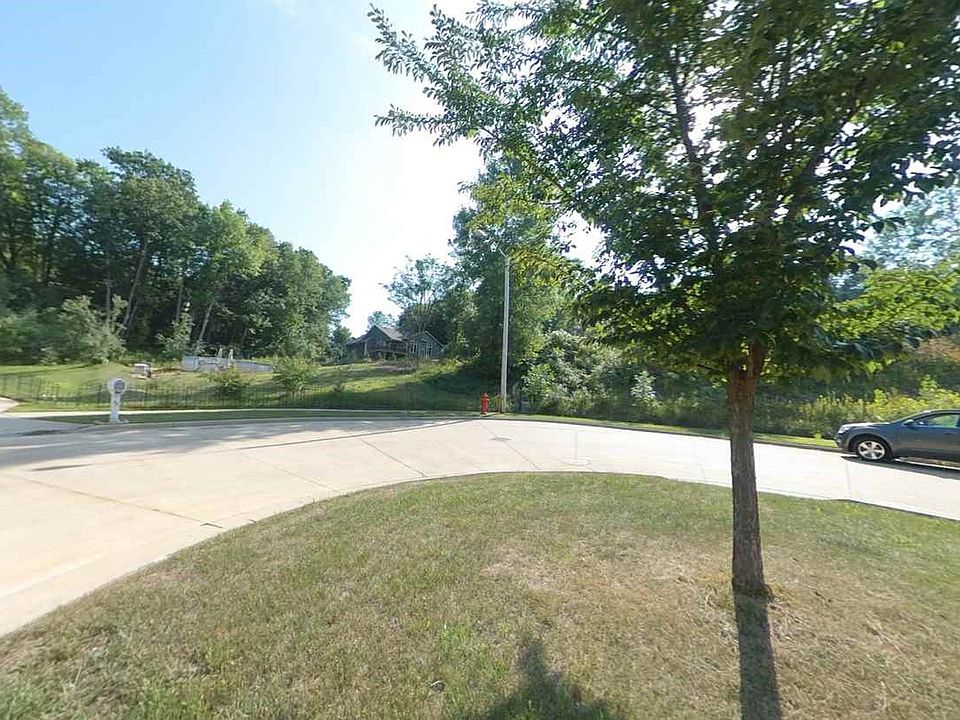 1st image of 50 Eagles Ct #14