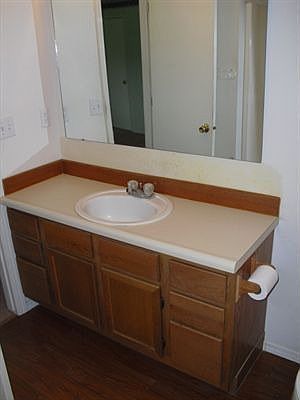 4th image of 4858 Peony St