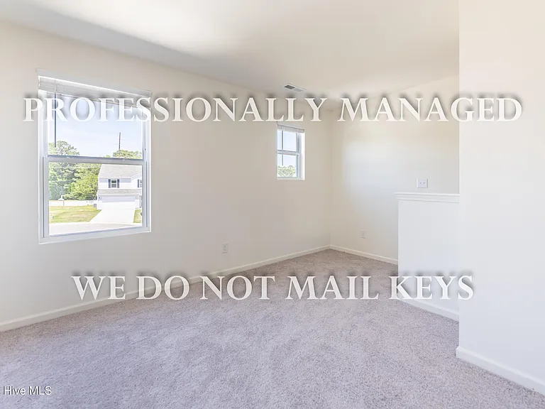 109 Ferry Ct — Photo 12