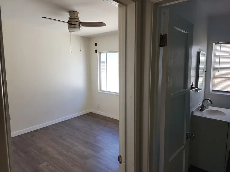4767 San Vicente Blvd #6 — Photo 18