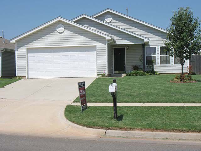 1st image of 1001 Danbury Pl