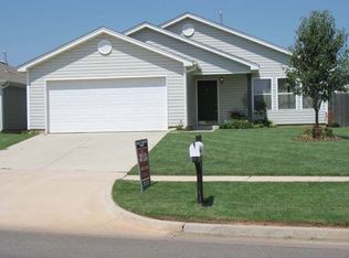 1001 Danbury Pl, Yukon, OK 73099