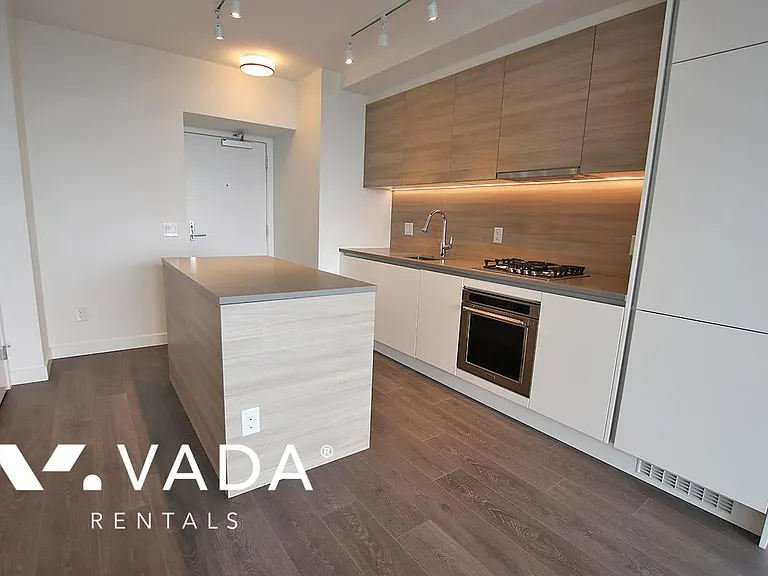 657 Whiting Way #1706 — Photo 4