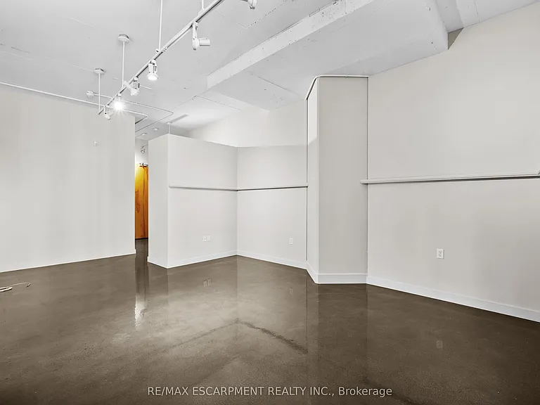 66 Bay St S #614 — Photo 5